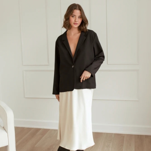 Cream Satin Skirt - Picture 3 of 5